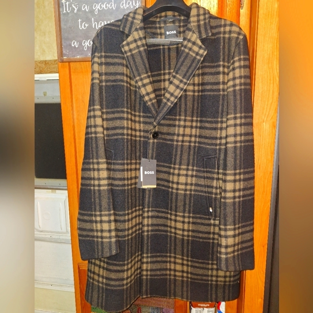 Boss Black And Tan Checkered Overcoat In A Mens Size 46 Reg. Nwt